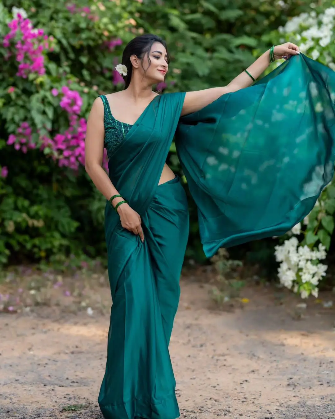 ETV Actress Bhanu Sri in Beautiful Green Saree Sleeveless Blouse